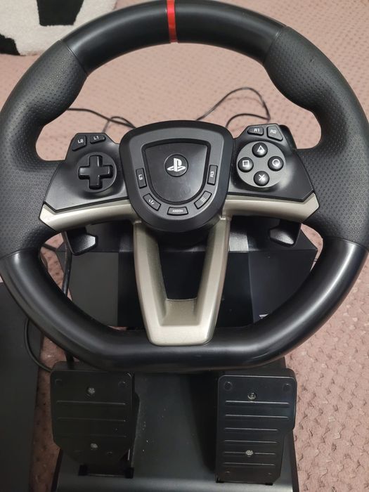 Vând PS4 plus memorie externa,volan cu pedale și 2 console.