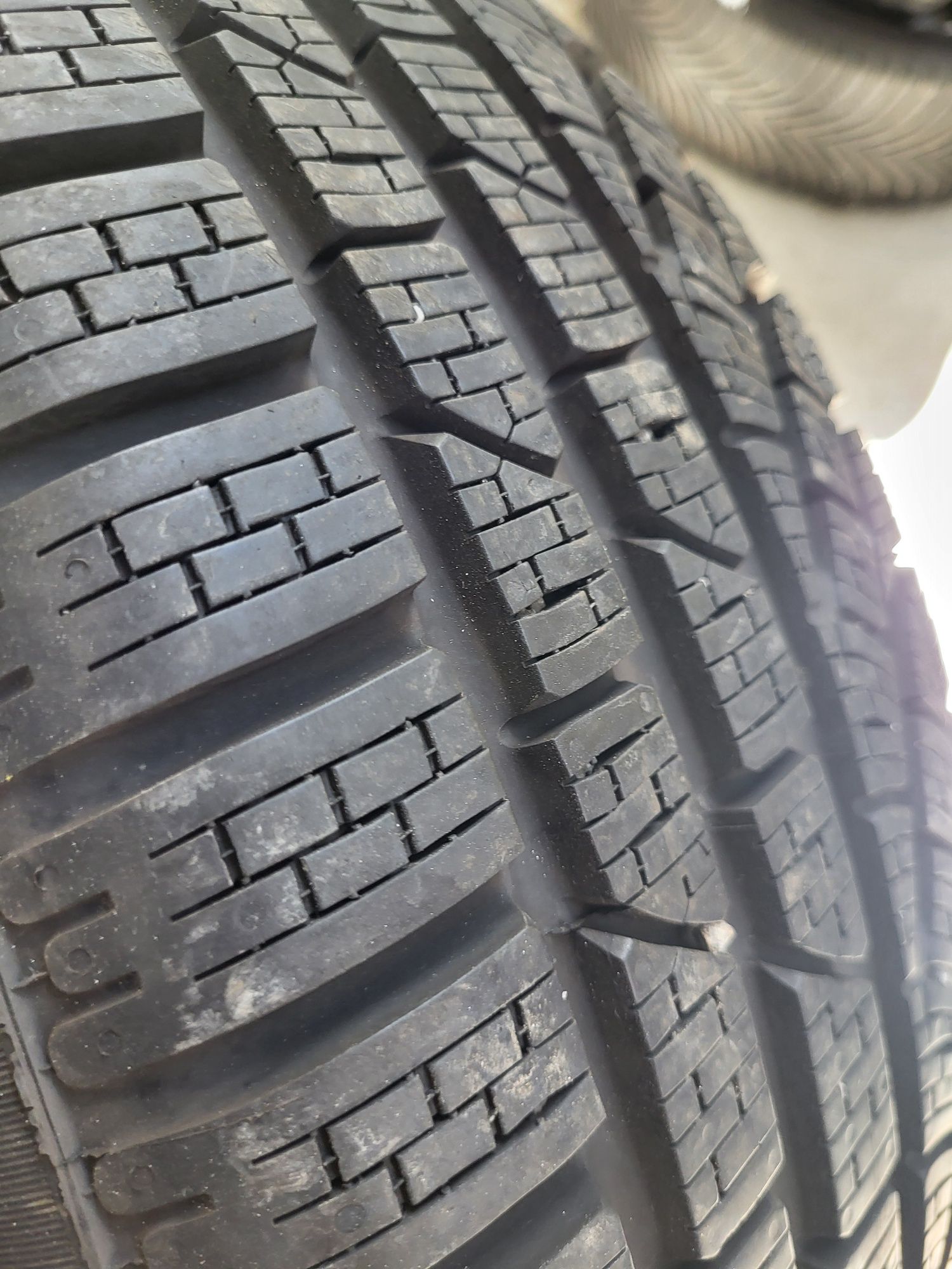 2 бр 205/55/17 Pirelli зимни гуми