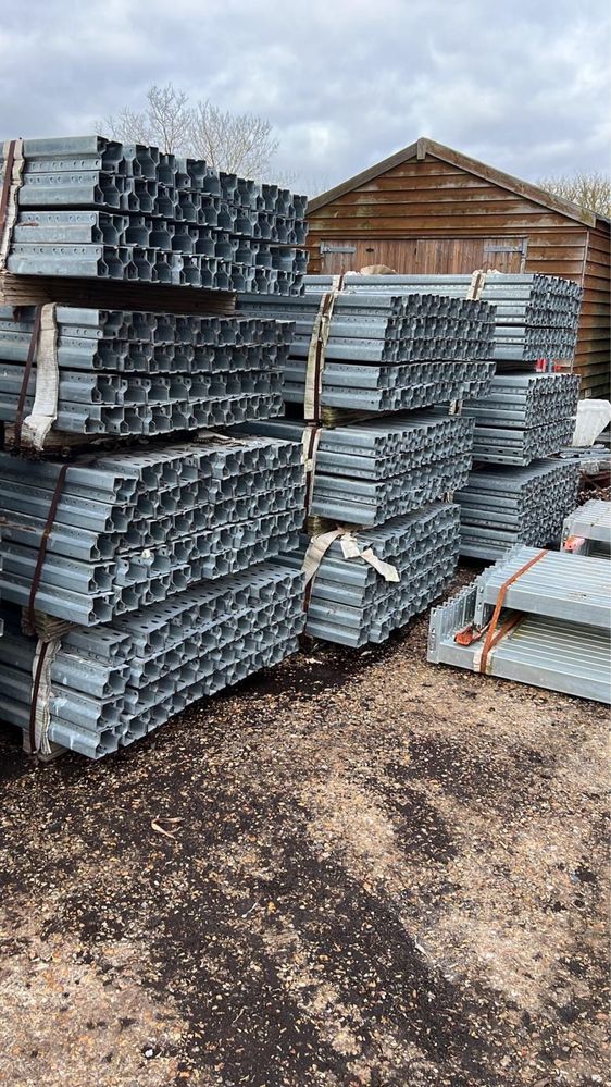 Rafturi metalice zincate