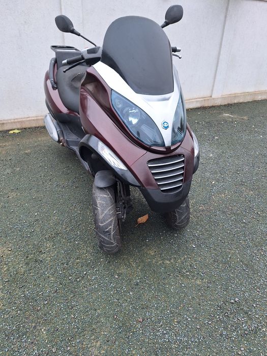 Vând scuter piaggio mp3 4timpi fara acte