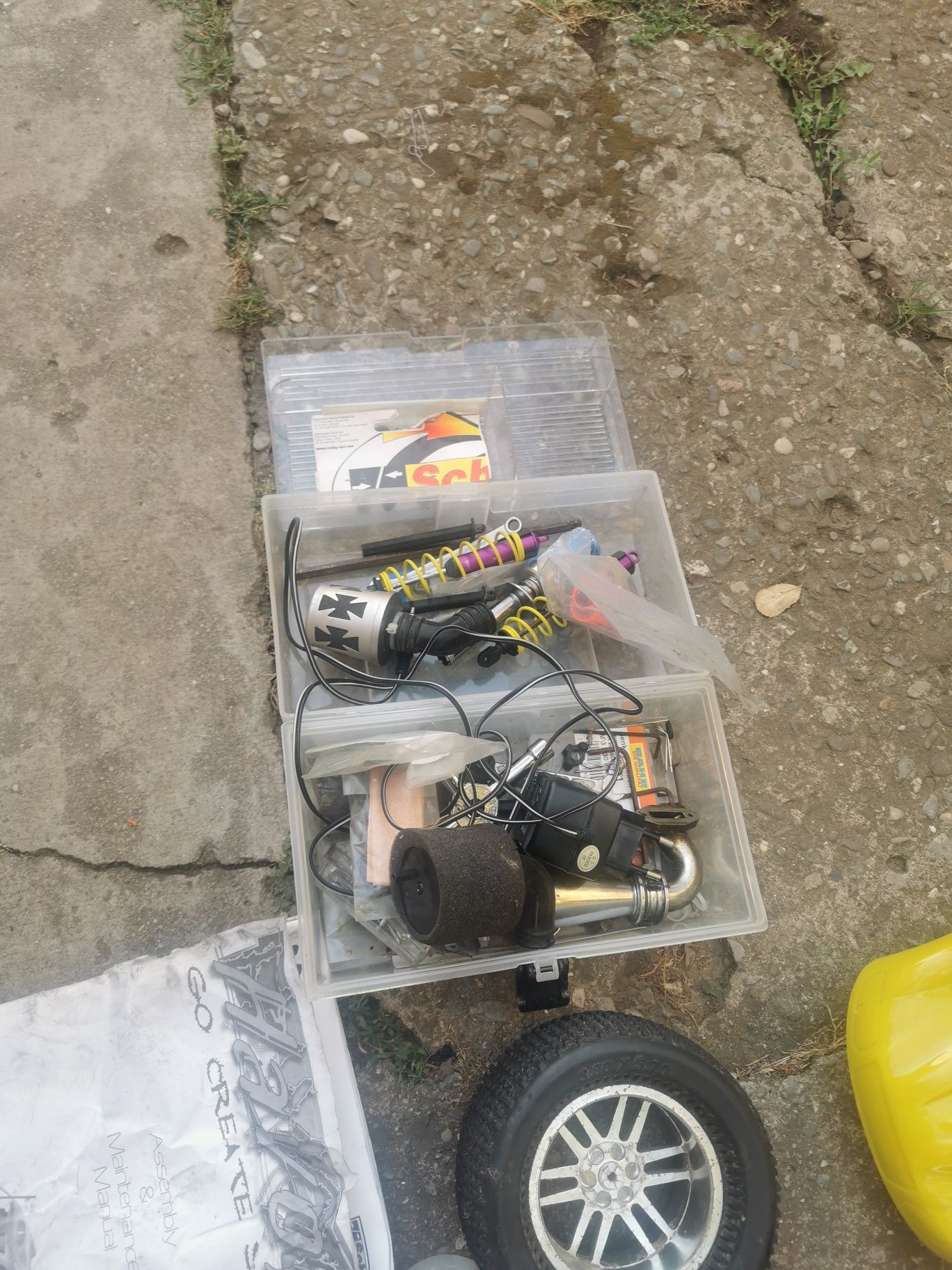 Mașinuța RC cu motor termic