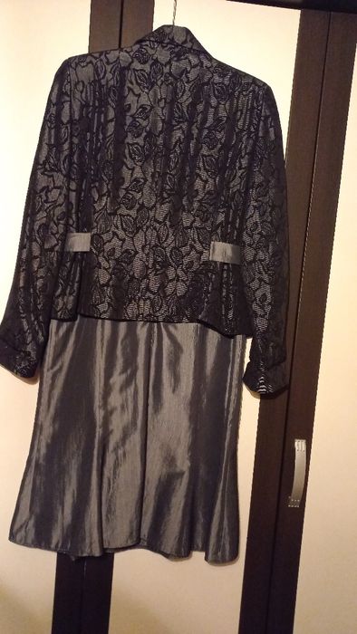 Дамски комплект от рокля и сако 8