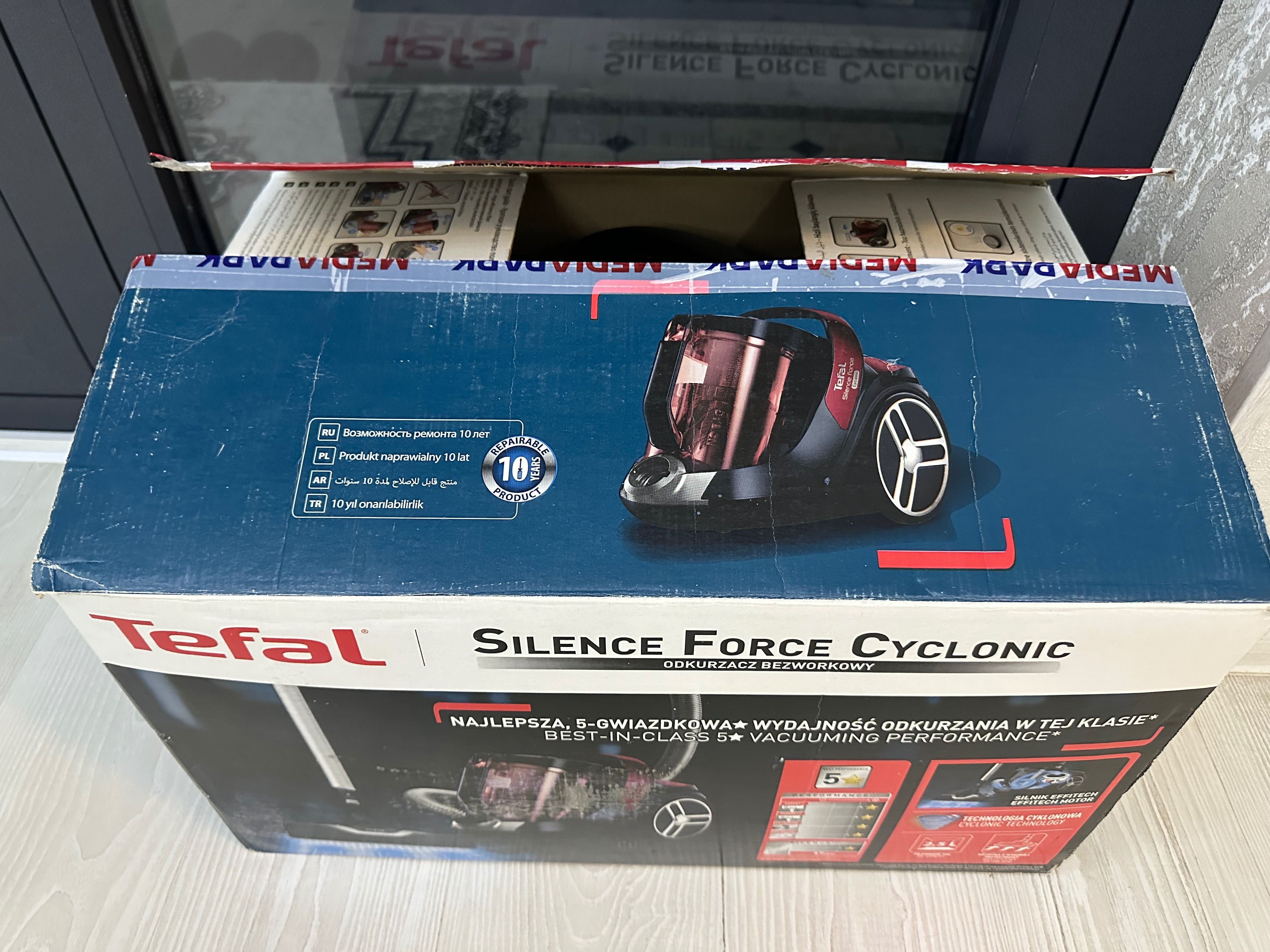 пылесос TeFal почти новый