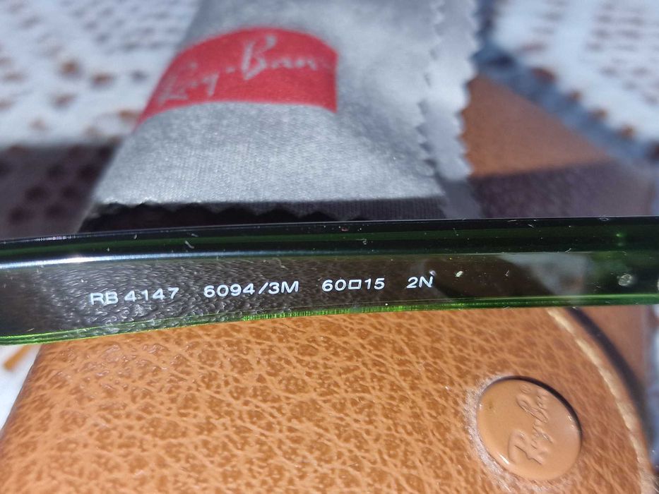 Продавам слънчеви очила Ray ban