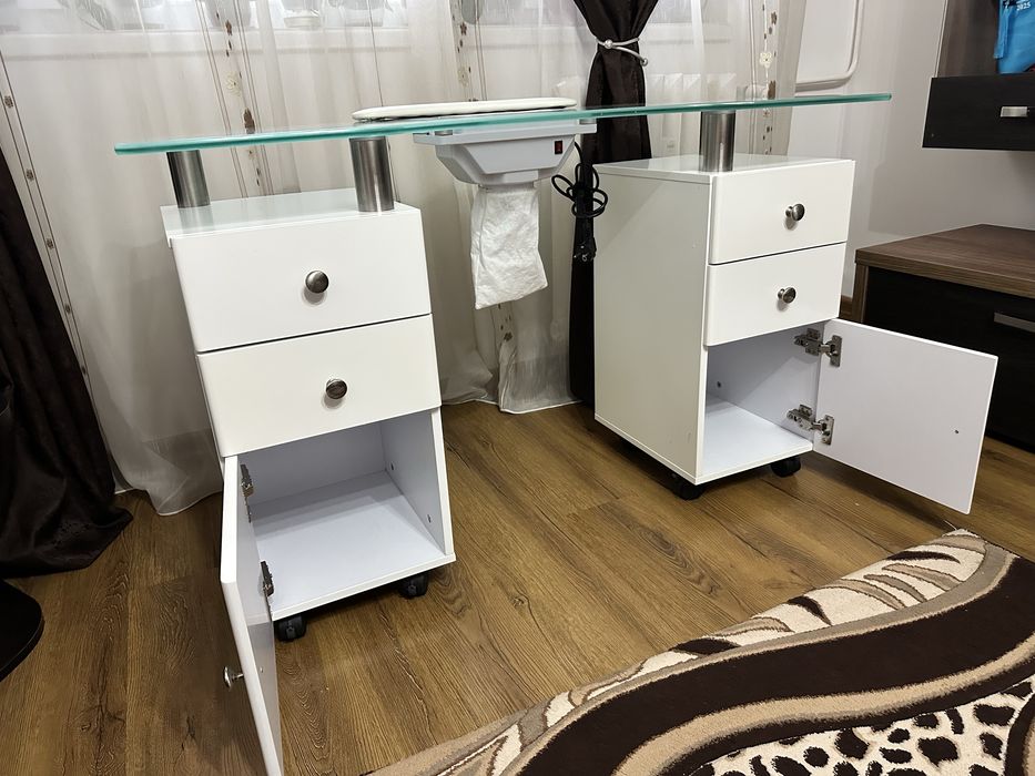 Masă de manichiură