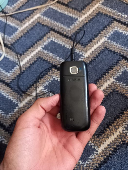 Nokia 2700 classic sotiladi