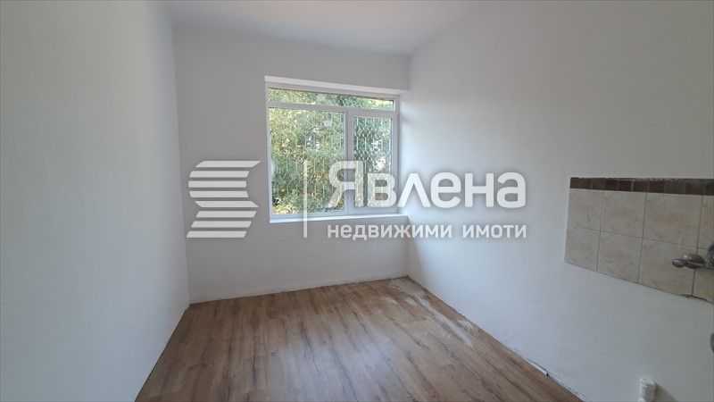 Продава се Промишлена сграда в Варна, Галата - 230 кв.м за 750 €/кв.м - Снимка #3