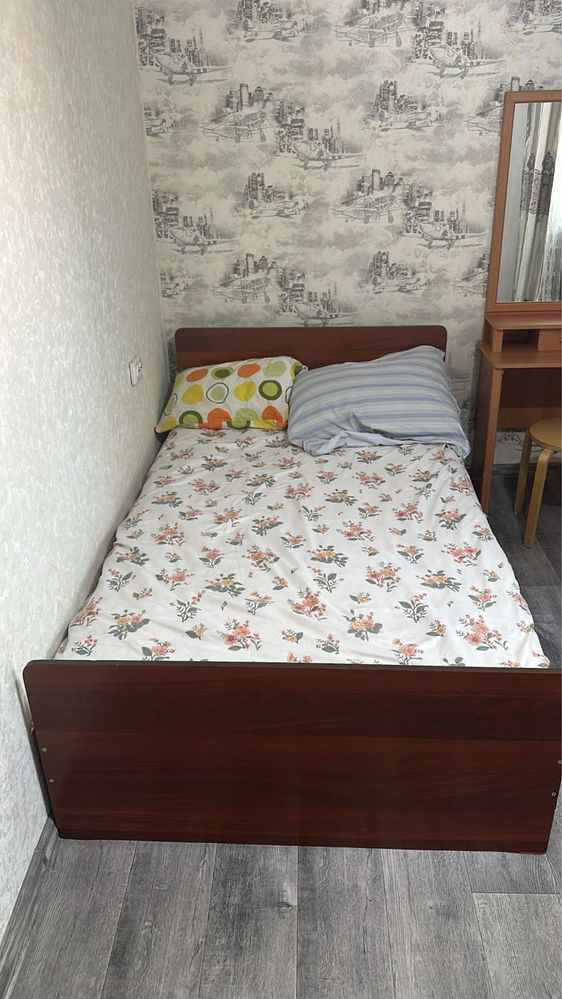 Коовать с матрасом