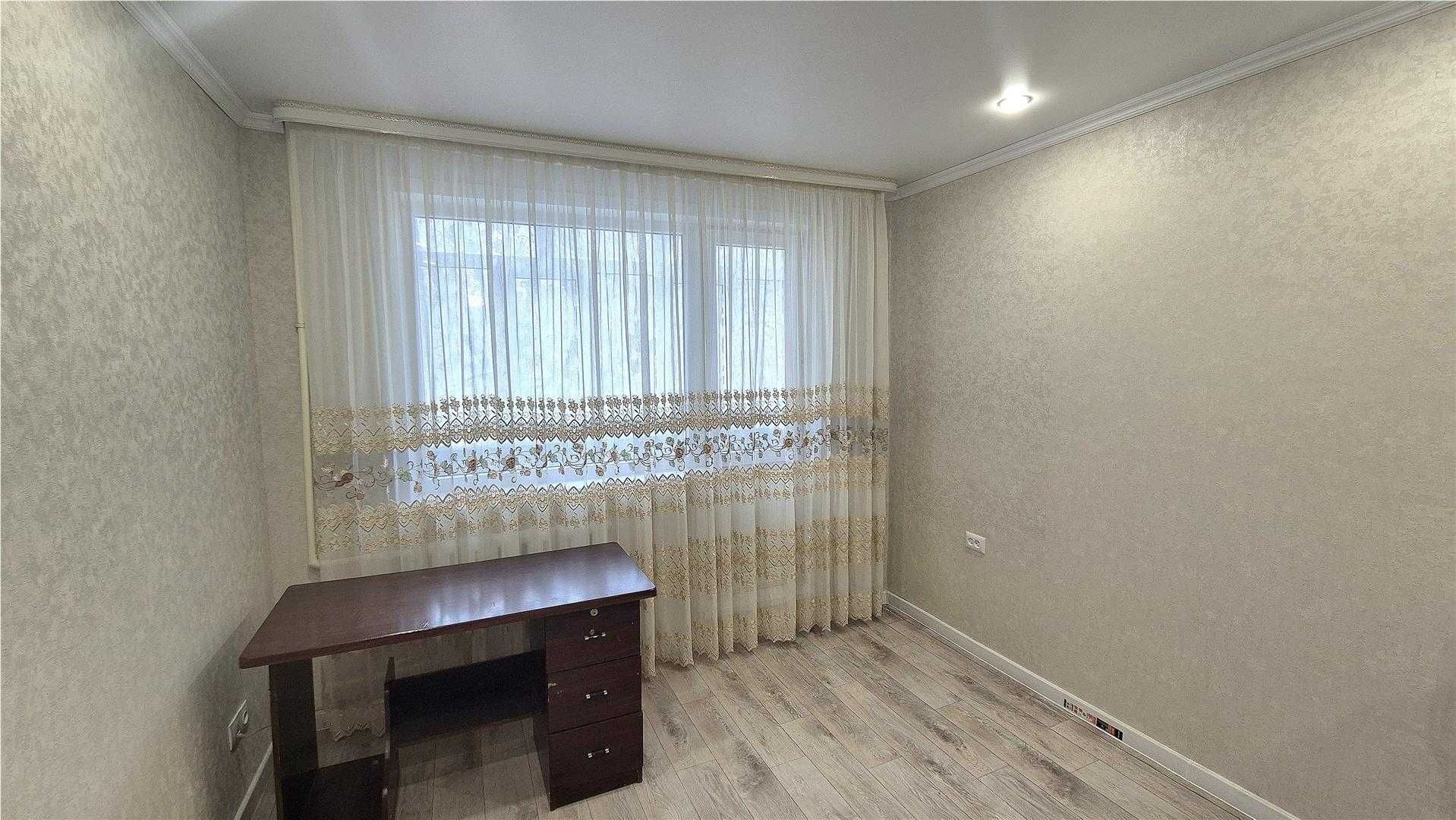 Продам  2 комн.  квартиру на 6 мкр