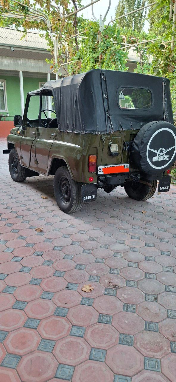 Uaz 469 sotiladi