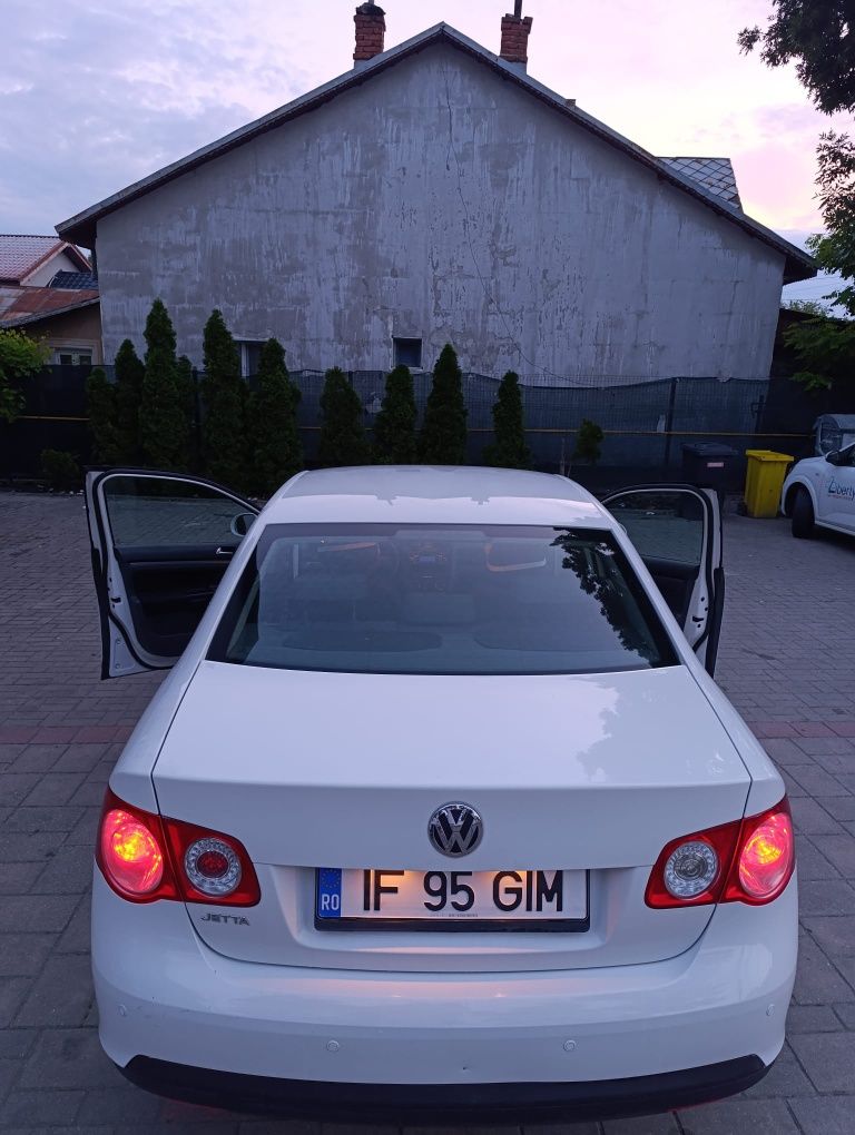 Wolkswagen jetta 1.6 benzină 2009