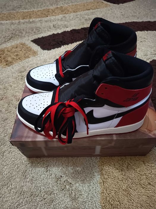 Jordan 1 High Black Toe 44.5