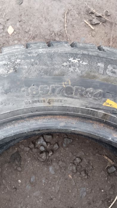 Зимние шины R14 185/70 в идеальном состаянии