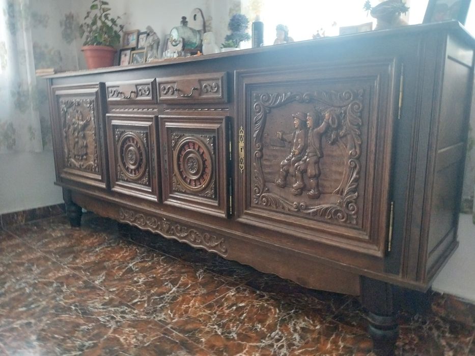 Comodă deosebită pt living