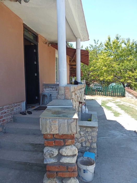 къща в куклен 82кв и 800 двор