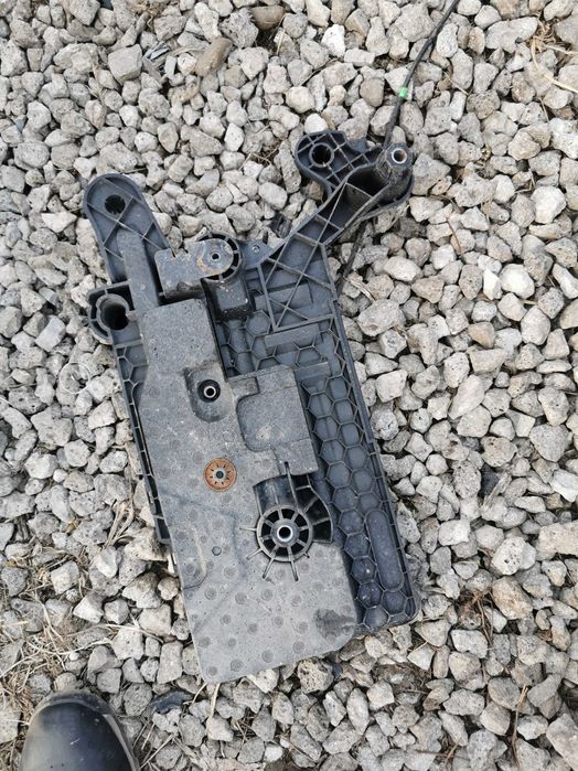 suport baterie vw passat b8 cutie sigurante vw passat b8