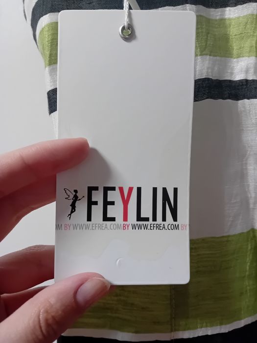 Зелено-бяла рокля