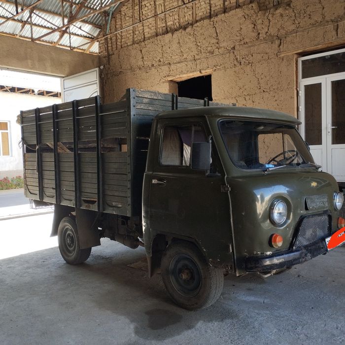 UAZ 452 bartavoy sotiladi.  Kattaqoʻrgʻon shahar. Kelishilgan narxda