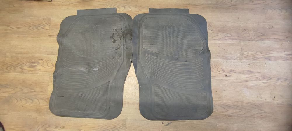 Напольные, резиновые коврики.