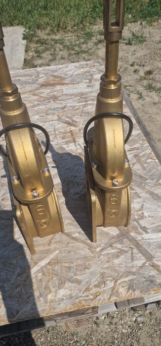 Vana robinet vidanja 6 toli cu flanșe si filete import Italia preț 165