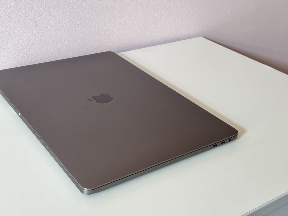 Като Нов *32GB Ram*16’Macbook Pro 16’ 2019/i7-9850H/512GB SSD/5300M