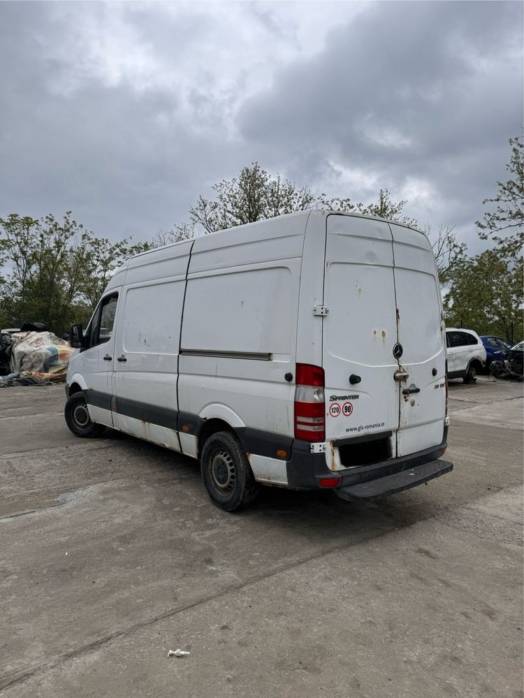 Dezmembrez Mercedes Sprinter 906 2.2cdi OM646