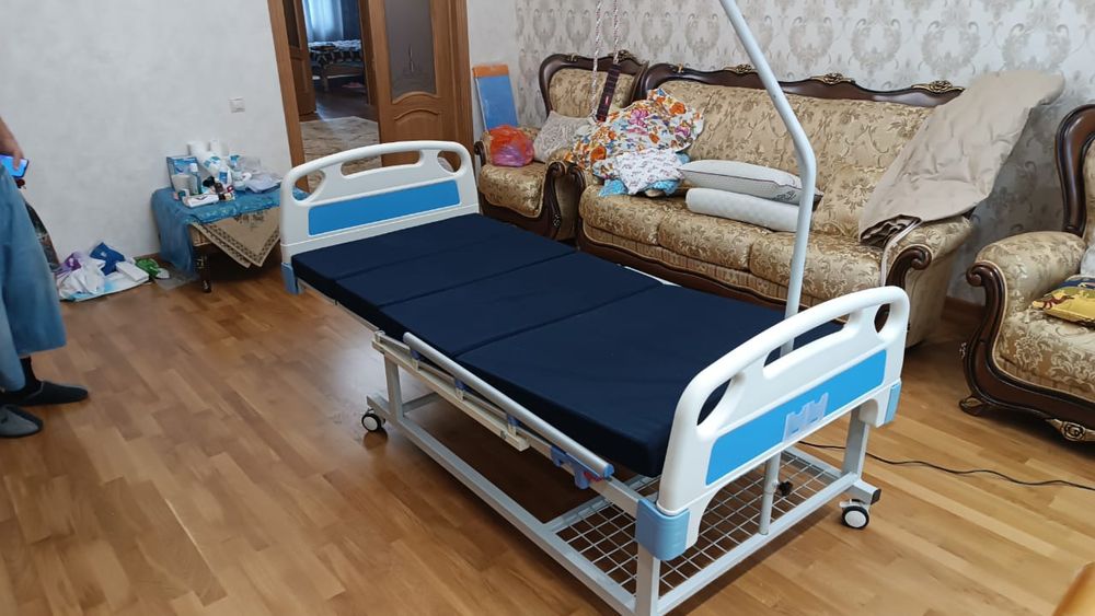 Продам кровать медицинскую с электроприводом .