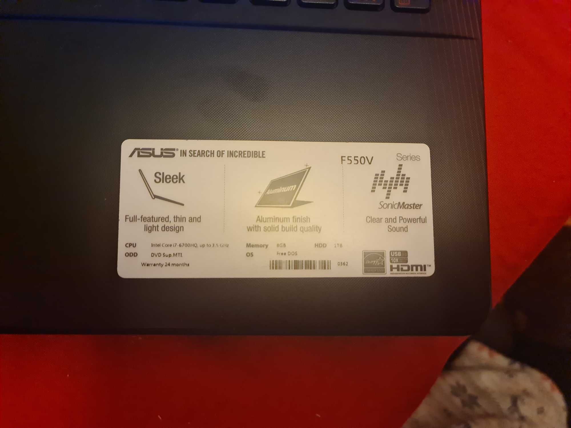 Vand laptop ASUS F550V