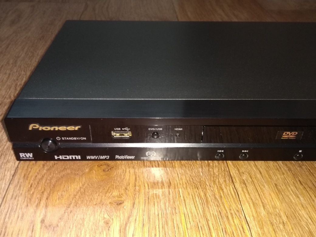 Продам Pioneer DV-600AV-K DVD плеер (работает только usb)