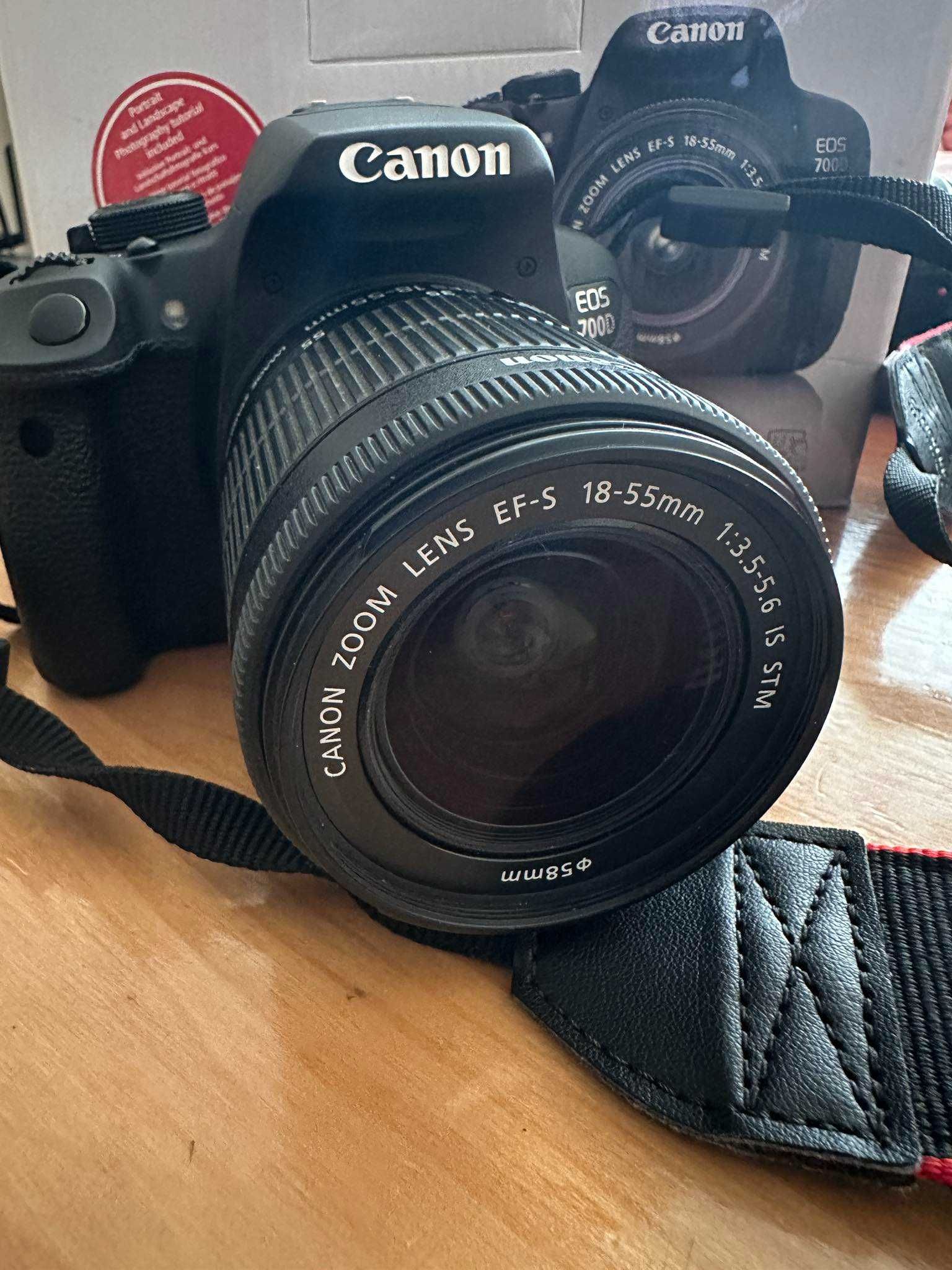 Canon EOS 700D, 2 обектива(18-55mm, 50mm f/1.8), 32GB SD, чанта