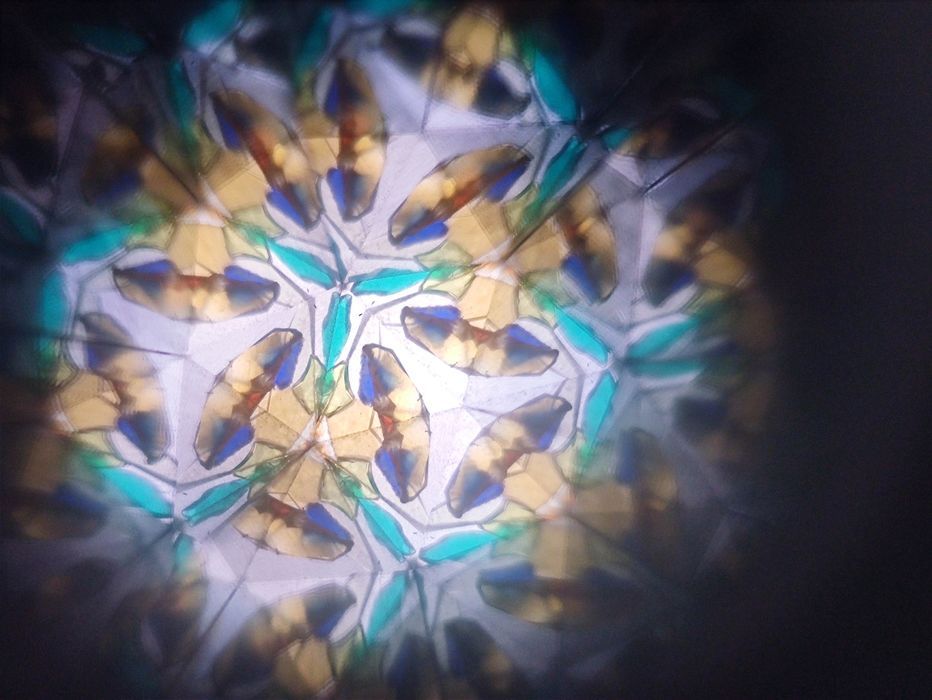 Продавам голям детски калейдоскоп