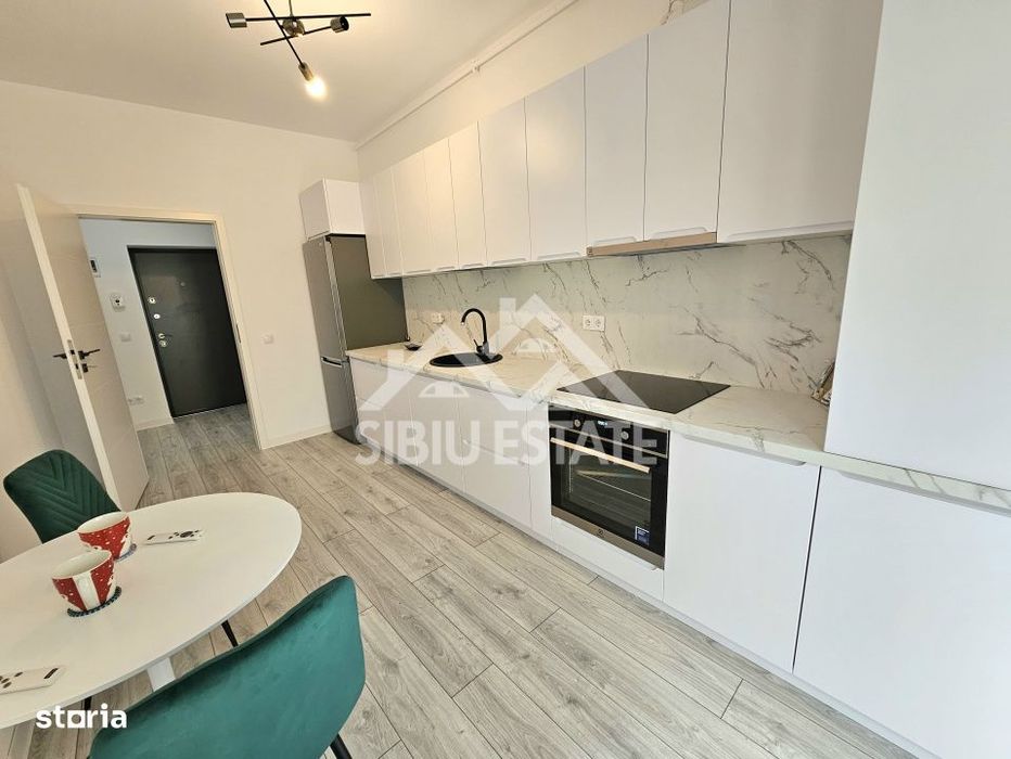 Studio 41 mp, balcon bucatarie separata , intabulata zona Brana