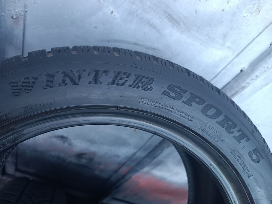 225/50/17 Dunlop .