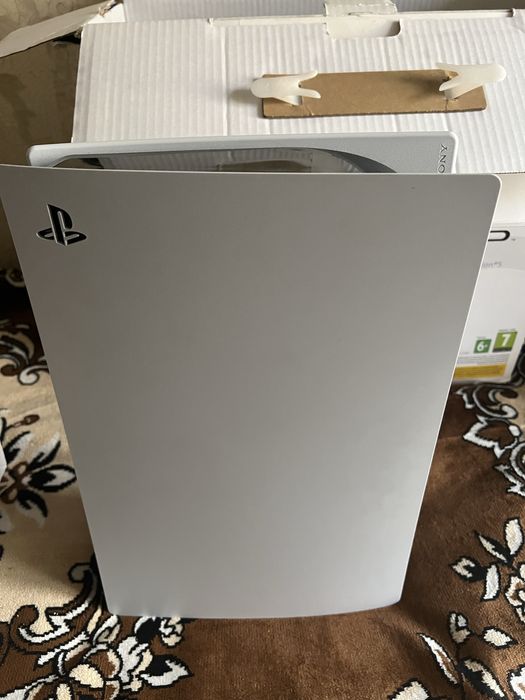 Ps 5 825gb почти новая