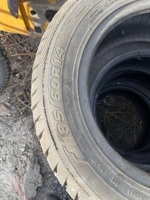 Продам зимние шины, шипованные размер 185/60 R14