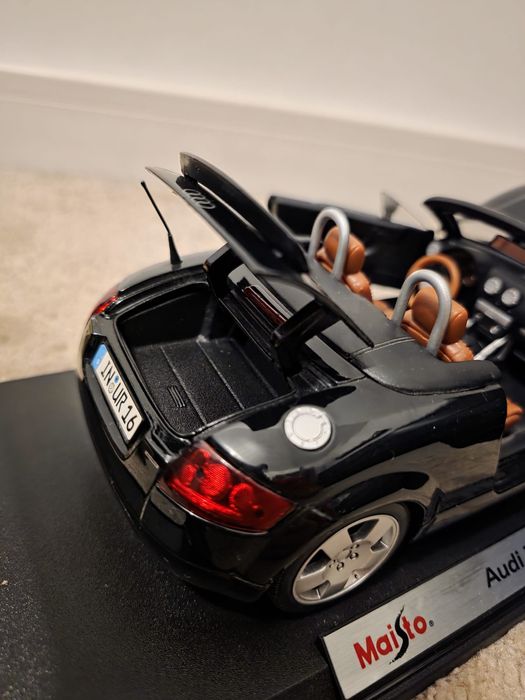 Macheta Audi TT Roadster 1:18 Maisto
