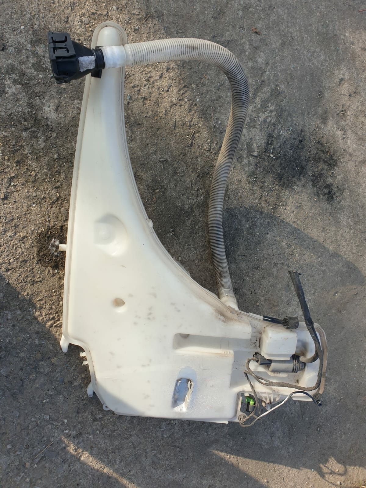 Vas lichid parbriz bmw e90 e91