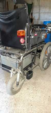 Акумулаторна инвалидна количка с джойстик