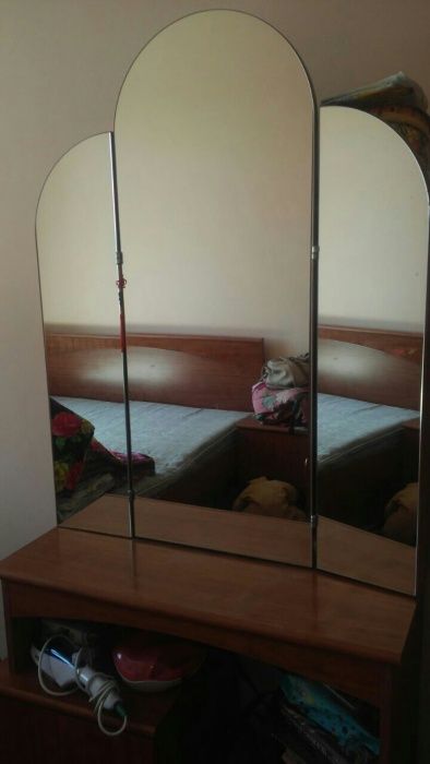 Спальный гарнитур Шатура в него входят: кровать, 4-х дверн.шкаф