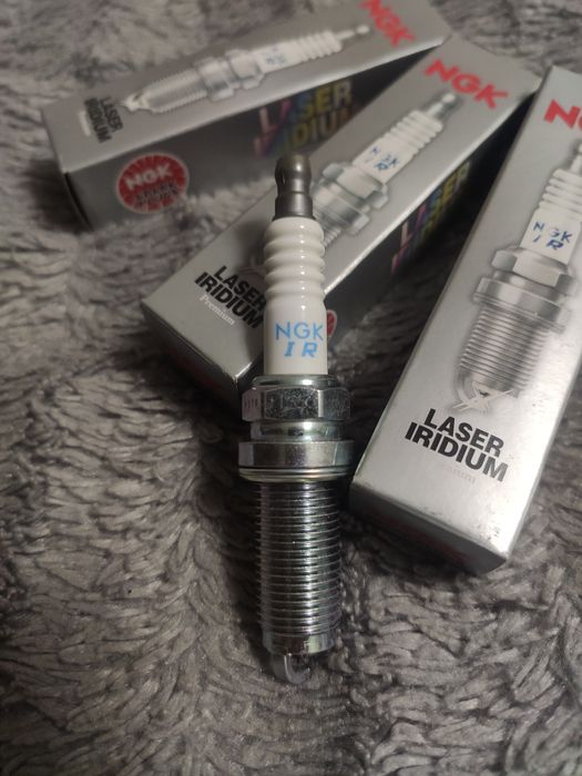 Свечи зажигания NGK 3656 LZFR6AL
