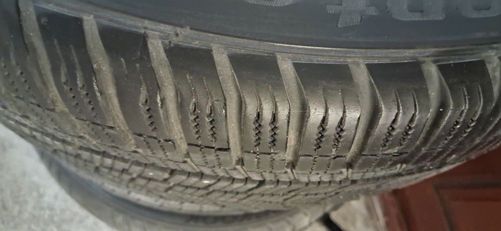 Vand jante audi  si cauciucuri iarna