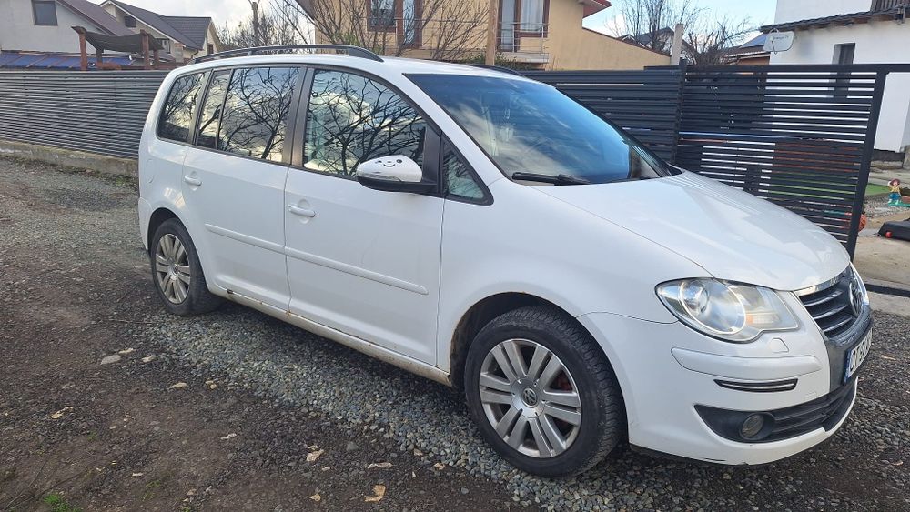 Vând Vw Touran, an 2010