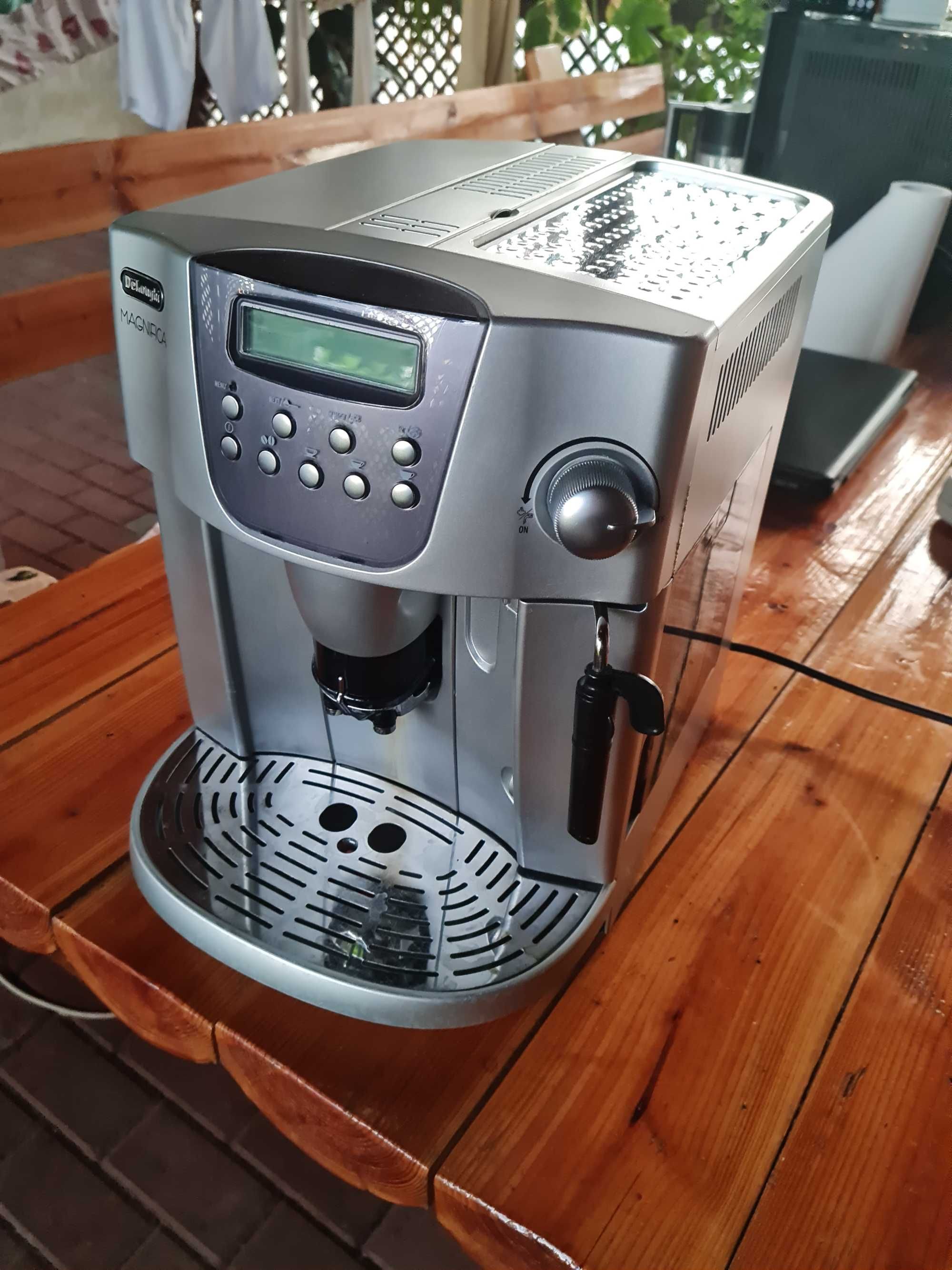 DeLonghi Magnifica espressor automat cafea