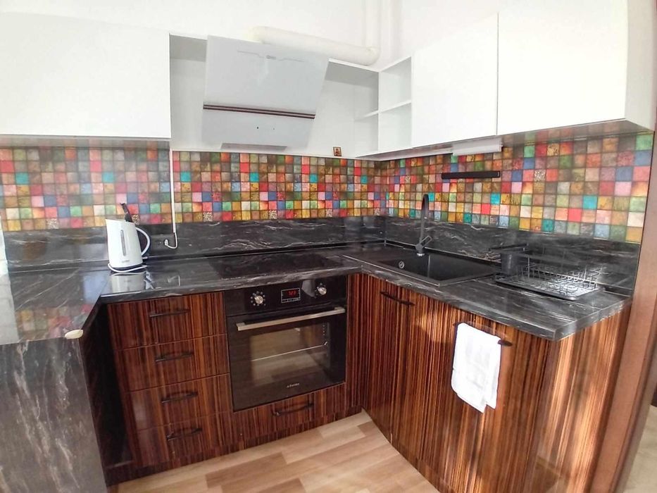 Дава се под наем Двустаен апартамент в Бургас, Център - 64 кв.м за 408 € - Снимка #1