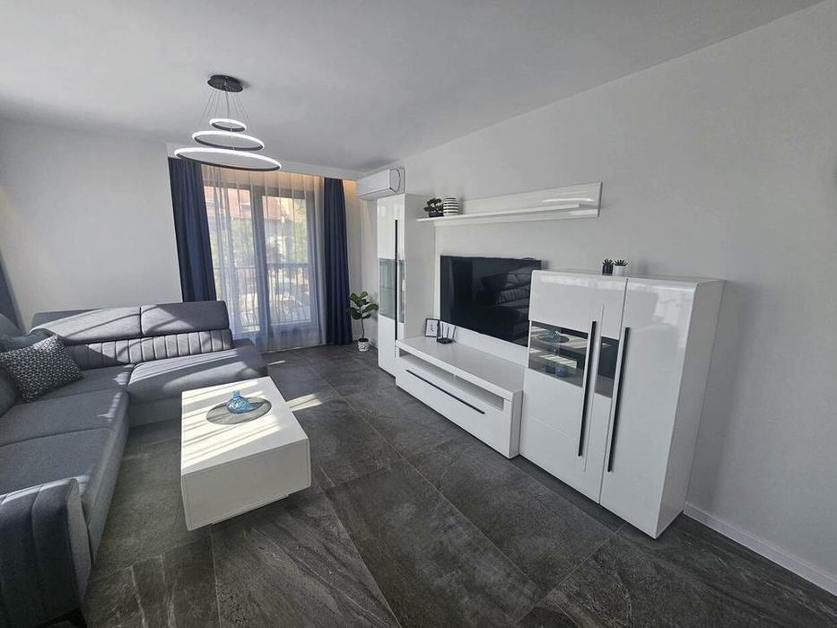 Дава се под наем Тристаен апартамент в Пловдив, Център - 129 кв.м за 1200 € - Снимка #1