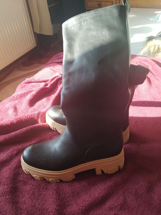 Vând cizme de dama lungi mărimea 40