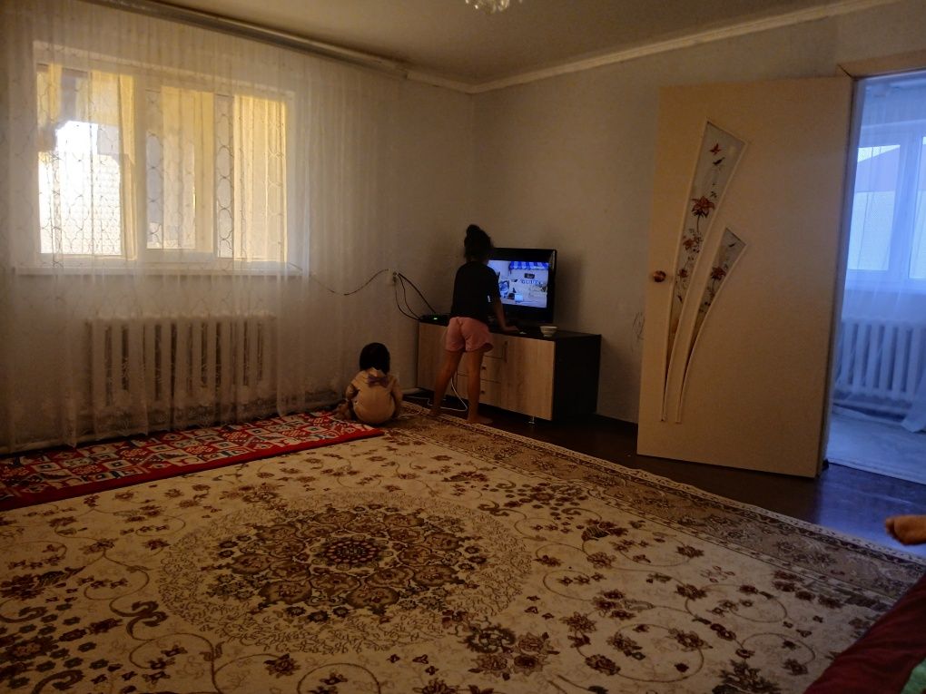 Продам дом в микр Арай