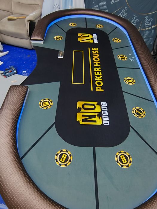 Mese de poker unice