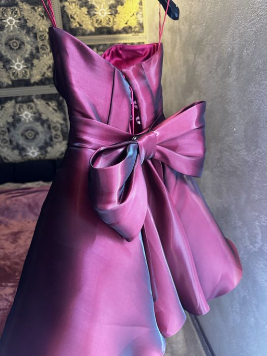 Официална течна рокля