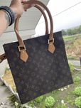 Geantă Louis Vuitton